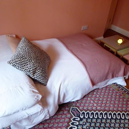Stylish And Colourful Flat Minutes From The Beach Margate Ngoại thất bức ảnh