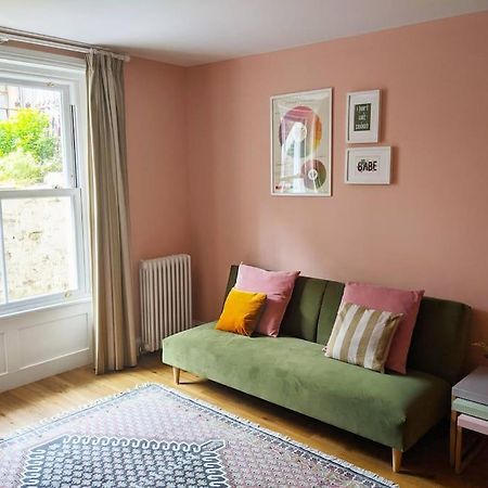 Stylish And Colourful Flat Minutes From The Beach Margate Ngoại thất bức ảnh