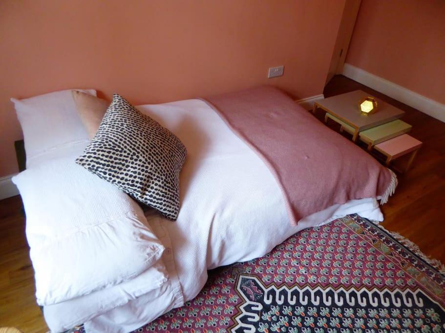 Stylish And Colourful Flat Minutes From The Beach Margate Ngoại thất bức ảnh