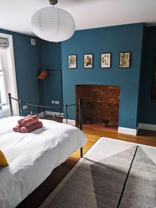Stylish And Colourful Flat Minutes From The Beach Margate Ngoại thất bức ảnh