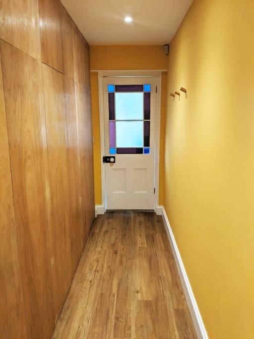 Stylish And Colourful Flat Minutes From The Beach Margate Ngoại thất bức ảnh