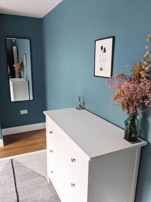 Stylish And Colourful Flat Minutes From The Beach Margate Ngoại thất bức ảnh